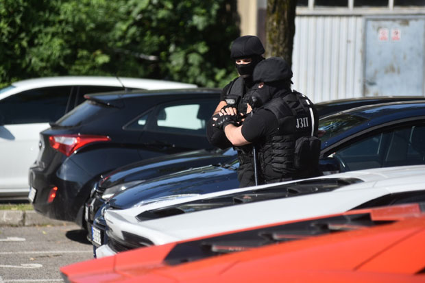 Лисице због ликвидације Шаровића